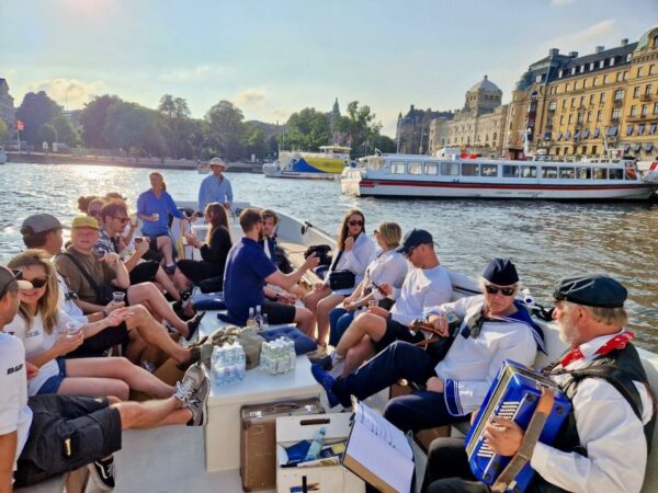 Kvällskryssning i Stockholm med livemusik