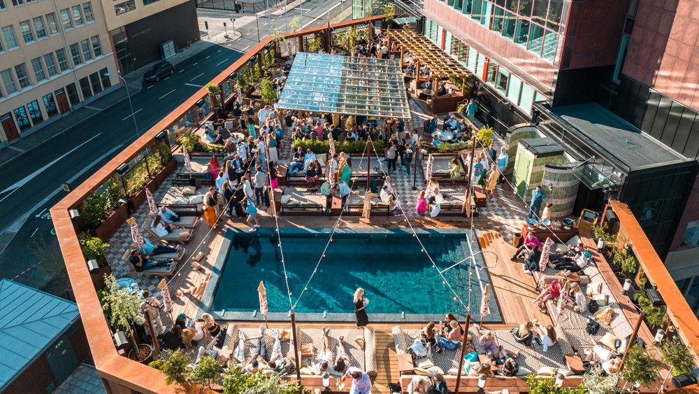 Jacy's Pool deck sommar 2025