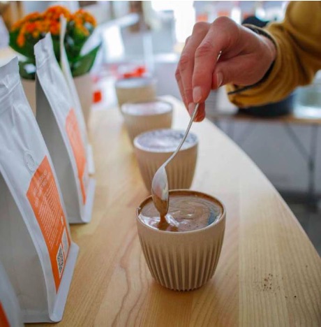 Kaffeprovning hos Kaffemissionären