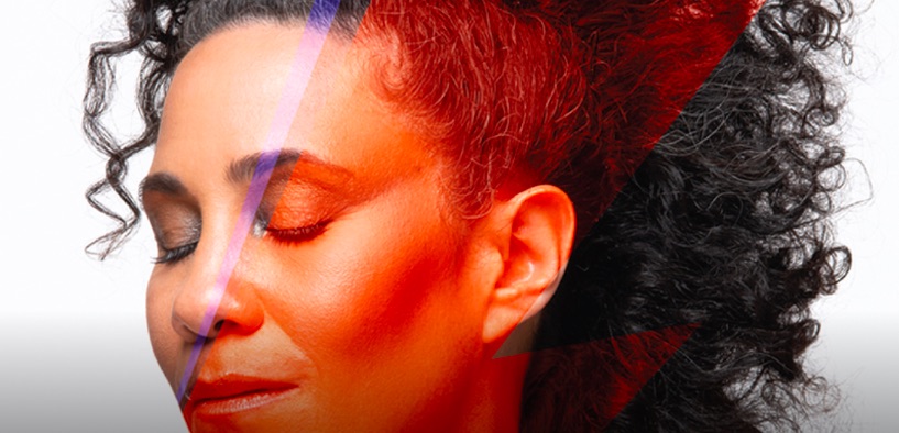Miriam Aïda tolkar David Bowie